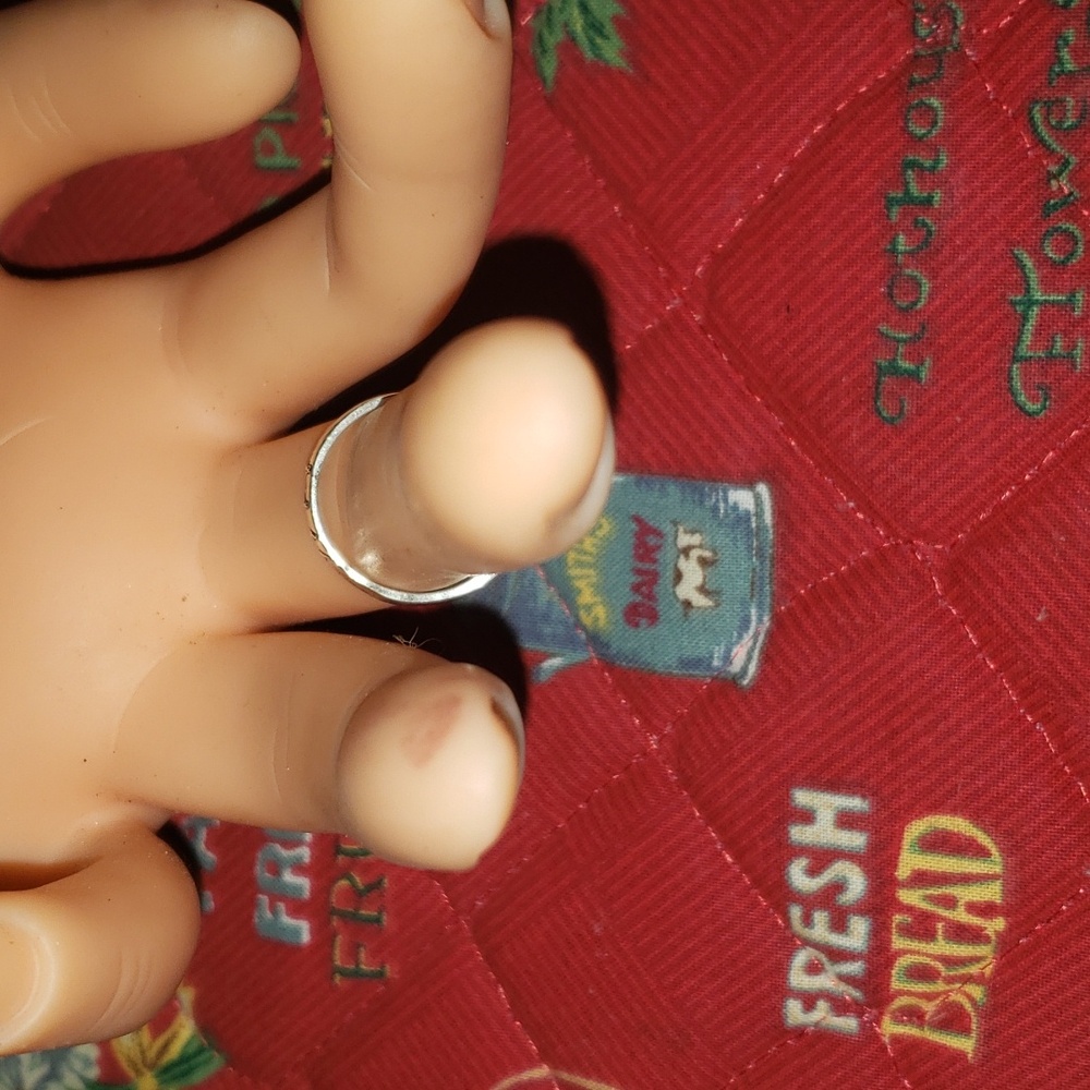 Silver ring - Picture 3 of 3